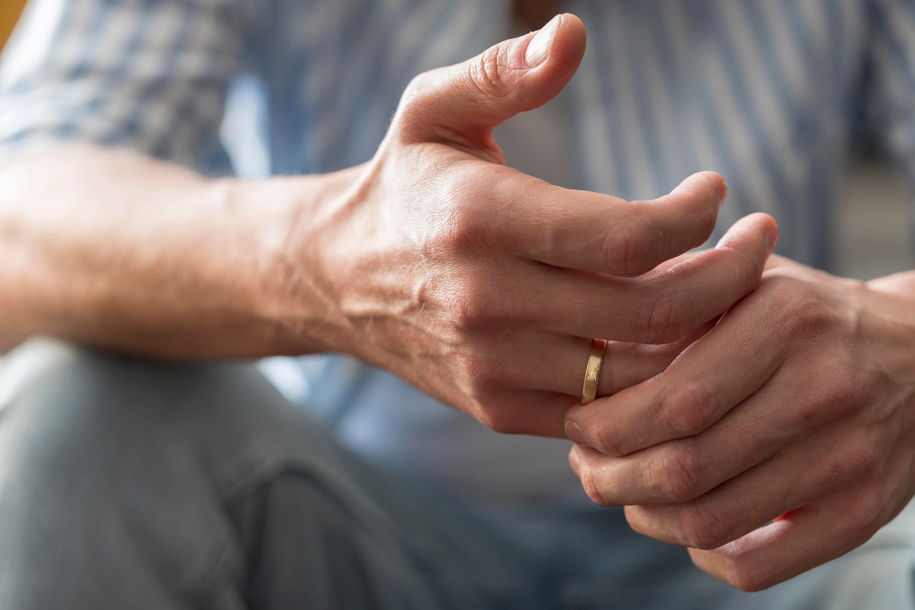 Carpal Tunnel Syndrome: Early Signs and At-Home Support